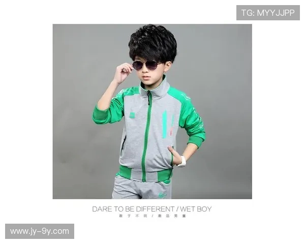 冬季新品男童弹力打底足球运动服舒适保暖提升运动表现